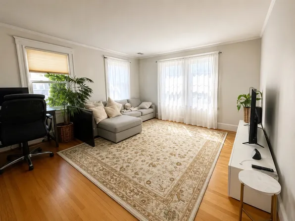 23 Milo St Unit 23, West Newton, MA 02465