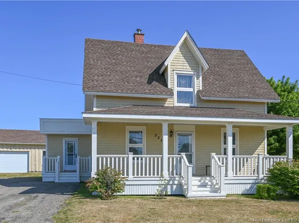 351 Saint Pierre Blvd E, Caraquet, NB E1W 1B4