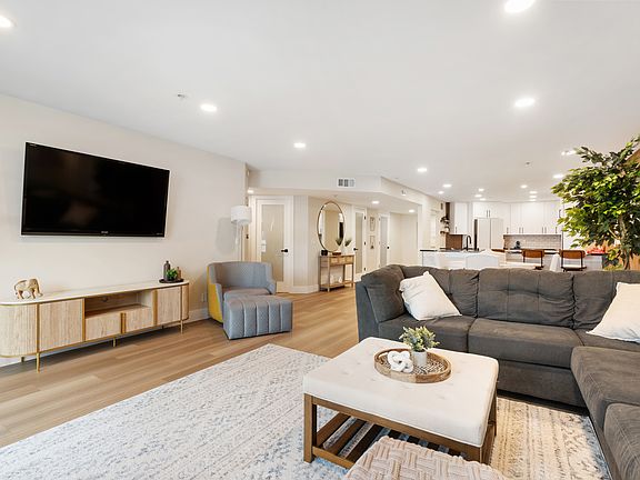 3rd image of 2414 Front St Unit 16