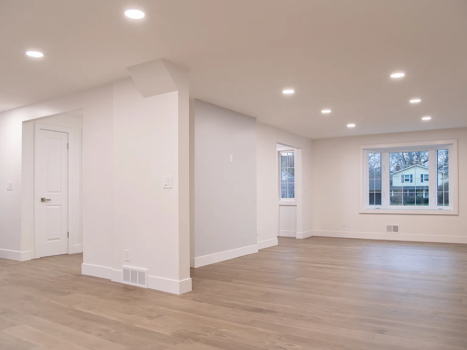 4 bed, 2.5 bath, 2240 sqft, $4,200 — Photo 1