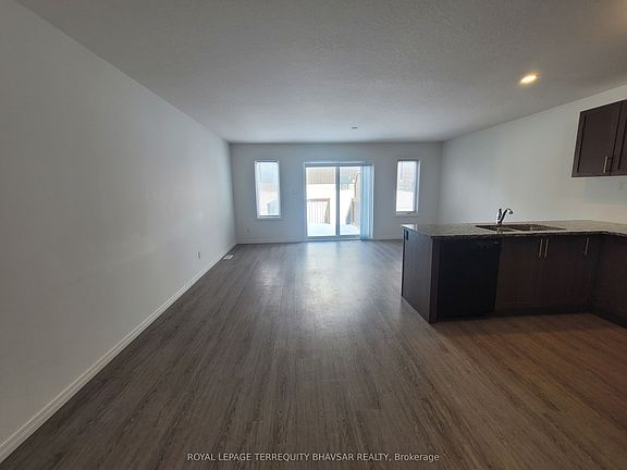 5th image of 36 Woodedge Cir