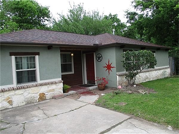 1st image of 3020 De Soto St