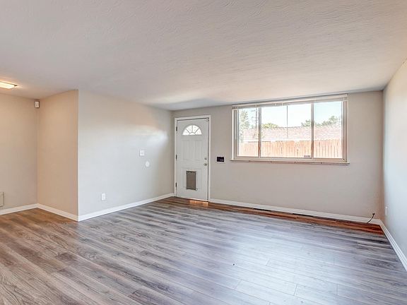 5th image of 936 E Evans Ave