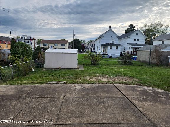 4th image of 582-586 Shawnee St