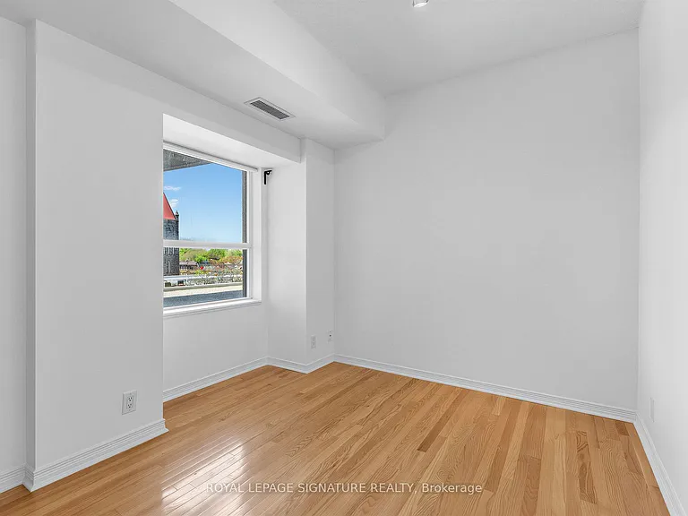 736 Spadina Ave #409 — Photo 11
