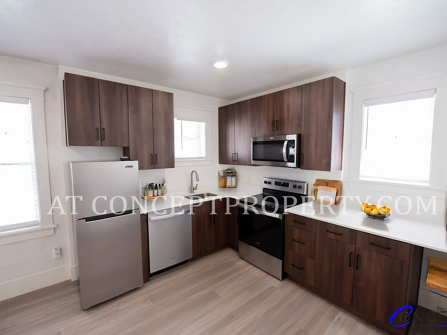 Clairmont — Photo 3