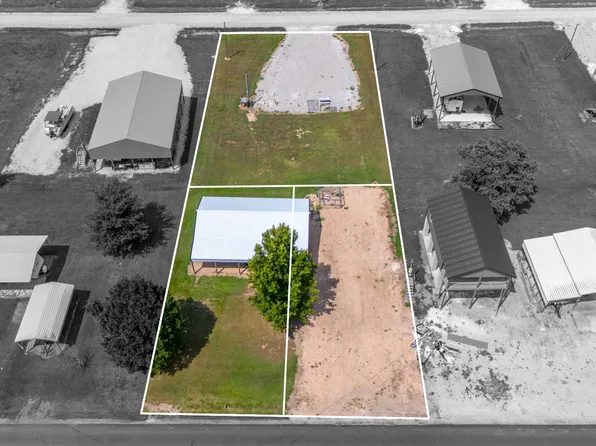 1020 Wc Pickett Rd, Clifton, TN 38425