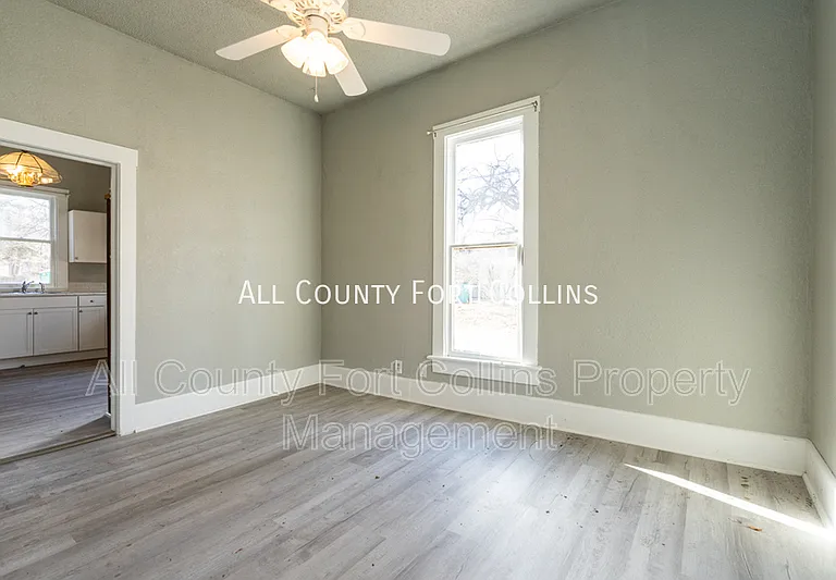 417 E Mulberry St — Photo 5