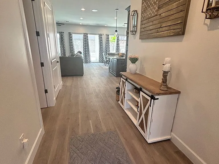 4736 N Diana Ave — Photo 13