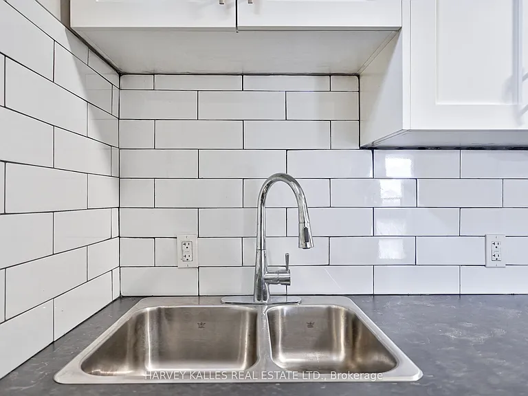 1074 Saint Clair Ave W #4 — Photo 19