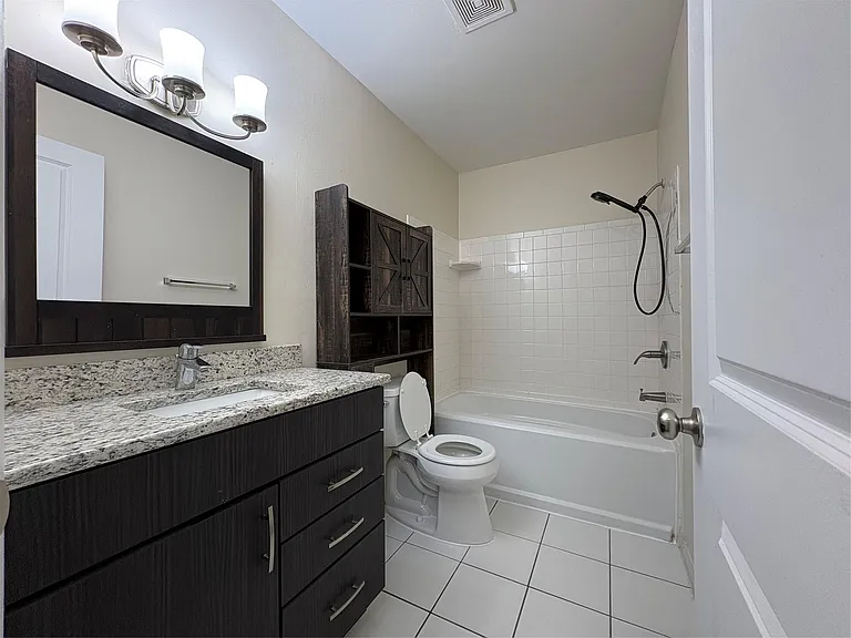 810 Plate St #203 — Photo 9