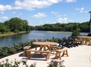 3102 Waters View Cir, Cohoes, NY 12047