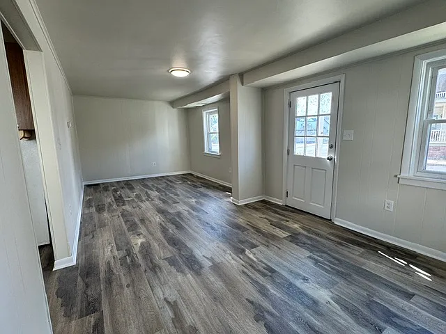 2 bed, 750 sqft, $1,350 — Photo 2