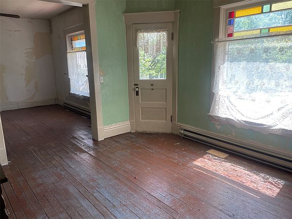 5th image of 1622 Maiden Ln