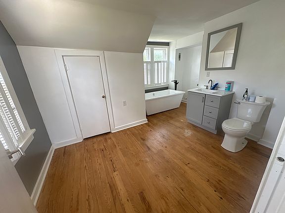 3rd image of 329 W McCord St