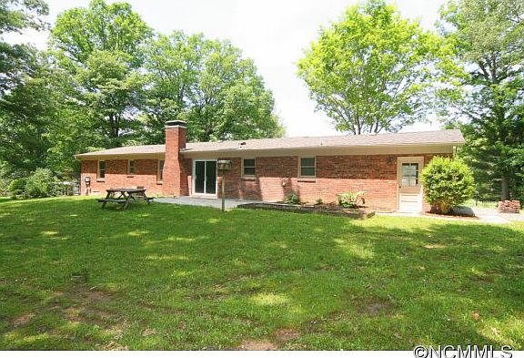 5th image of 8 Oakshire Ln