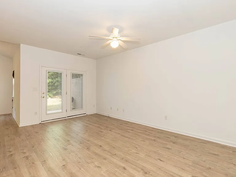 295 Plaza Dr #E — Photo 12