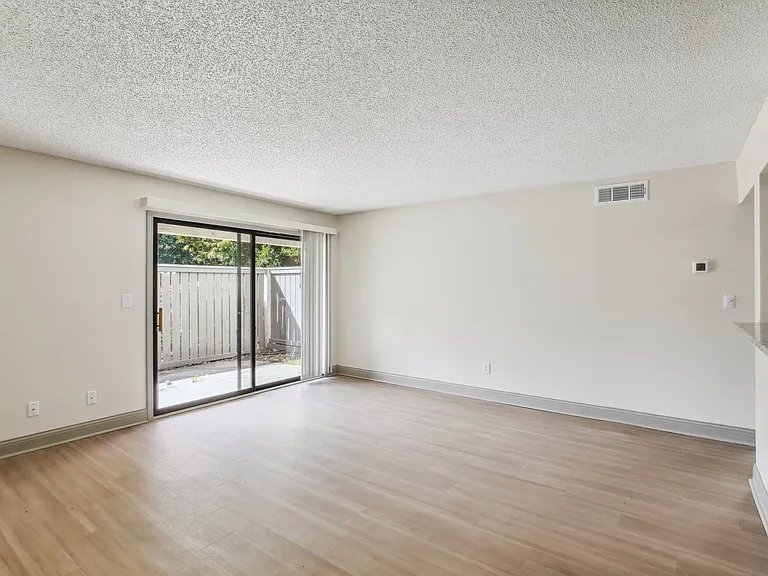Rosehill Pointe — Photo 73
