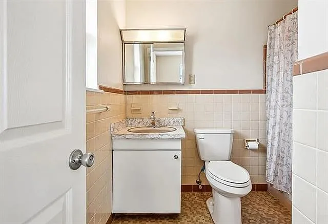 4 bed, 2.5 bath, 1885 sqft, $2,400 — Photo 3
