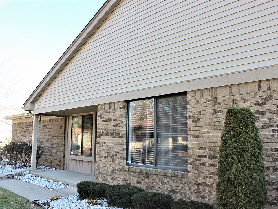 1st image of 32817 Harmon Ct