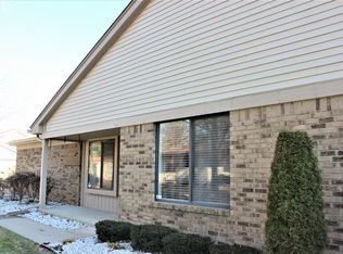 32817 Harmon Ct, Roseville, MI 48066