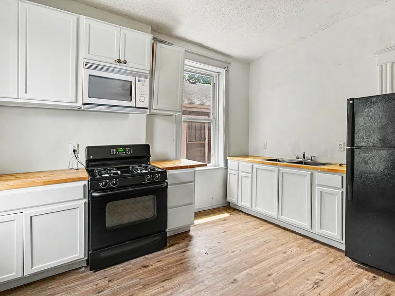3630 Hydraulic Ave #1 — Photo 7
