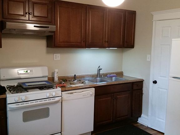 3rd image of 2138 W Evergreen Ave #1
