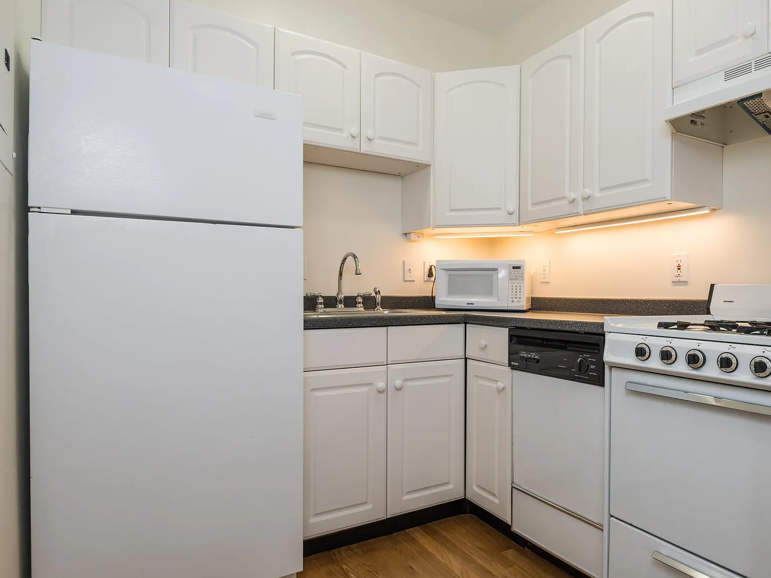 1 bed, $1,700 — Photo 4