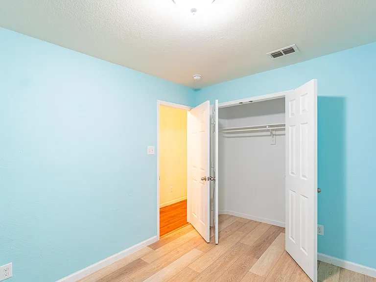 1906 Castaway Dr — Photo 20