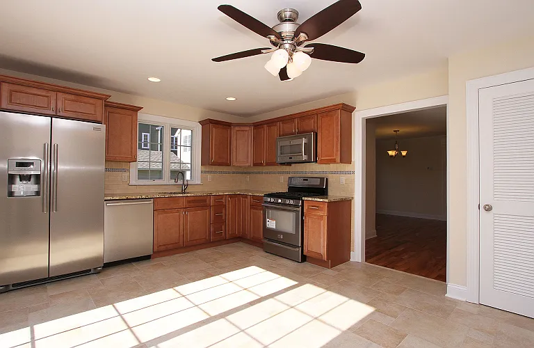 10 Lathrop Ave #B — Photo 6