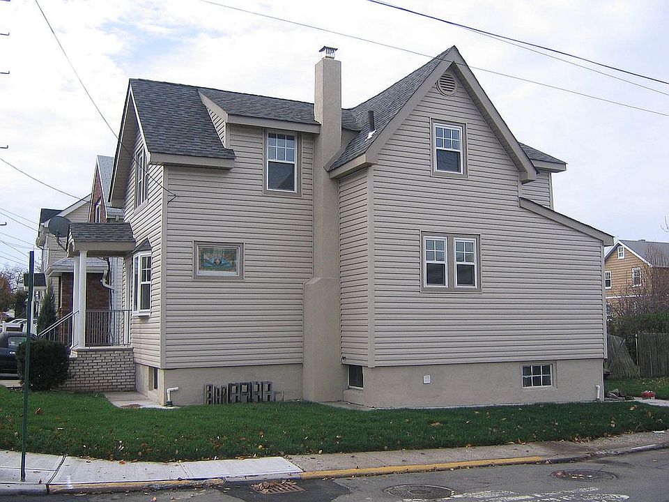2nd image of 831 8th St