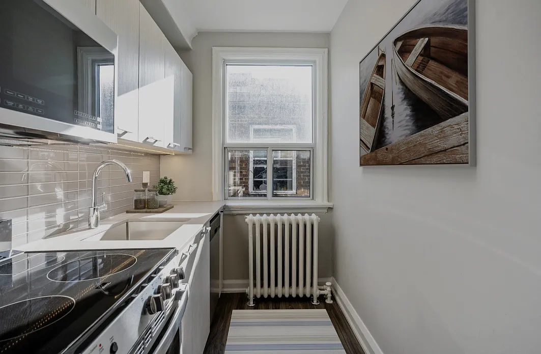 21 Raglan Toronto — Photo 2