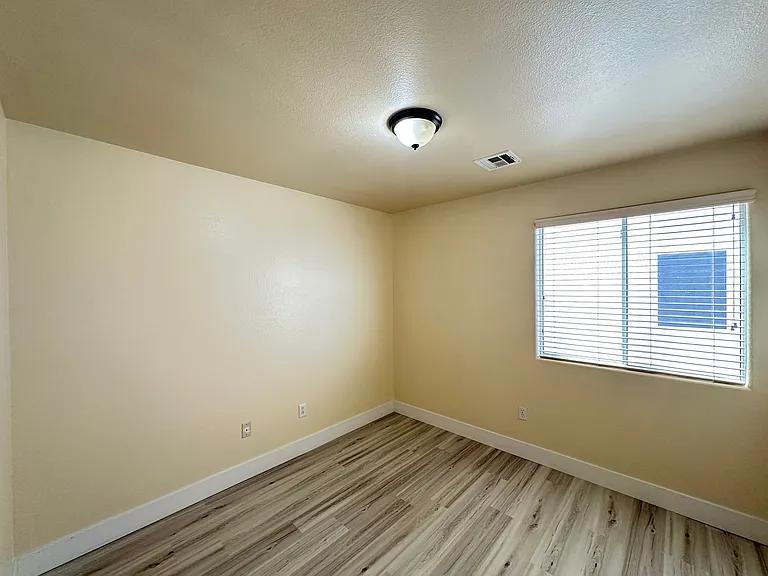 5640 Woods Crossing St — Photo 26