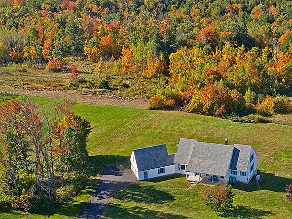 3rd image of 520 Foxes Ridge Road