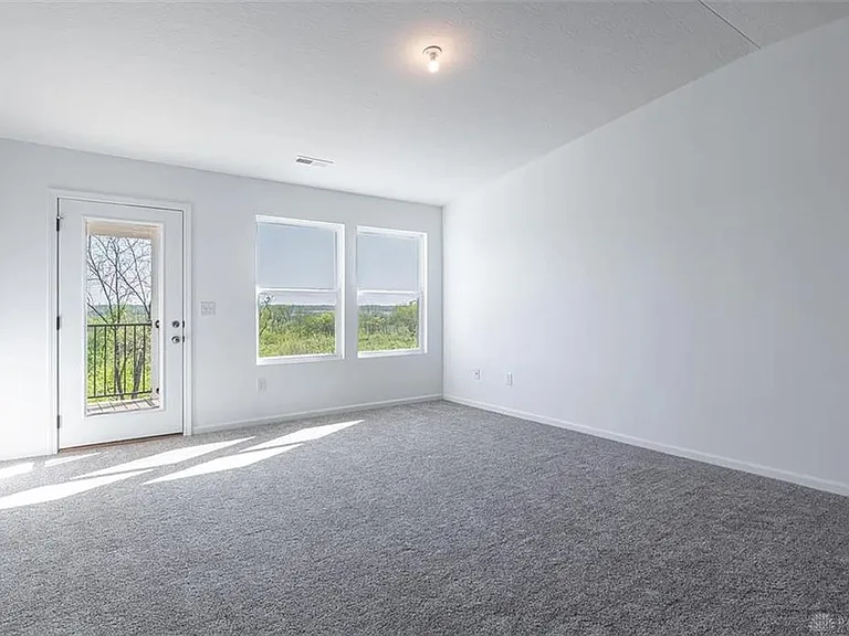 5239 Hazeltine Ln — Photo 6