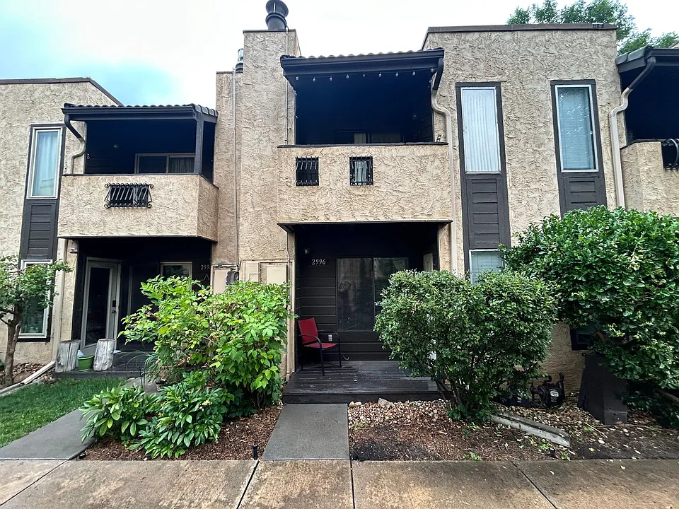 2996 Shady Holw W