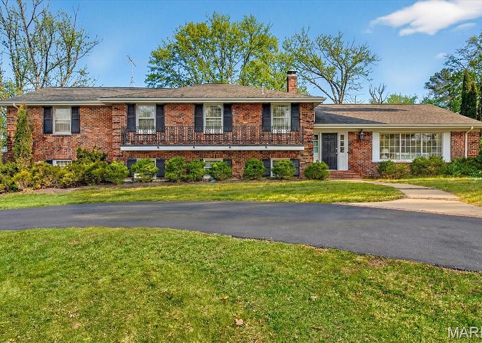1st image of 5 Clerbrook Ln