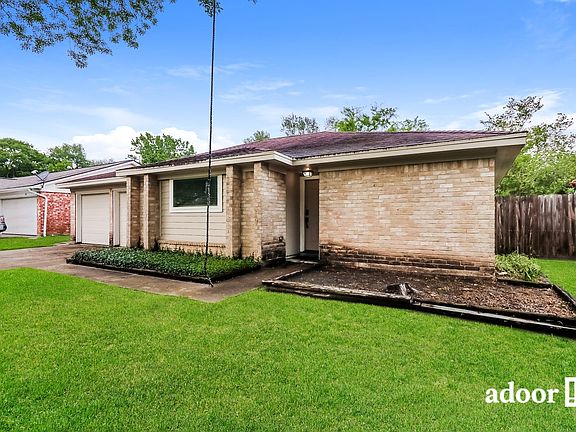 2nd image of 220 Englewood Dr