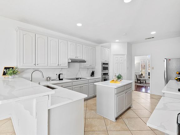 5th image of 10123 W Clover Ln