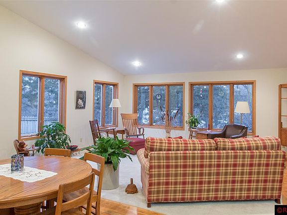 4th image of 210 Woodhaven Ln