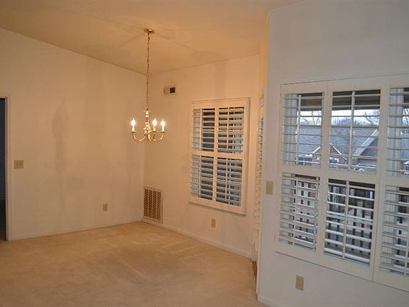 4th image of 6913 Parkview Dr