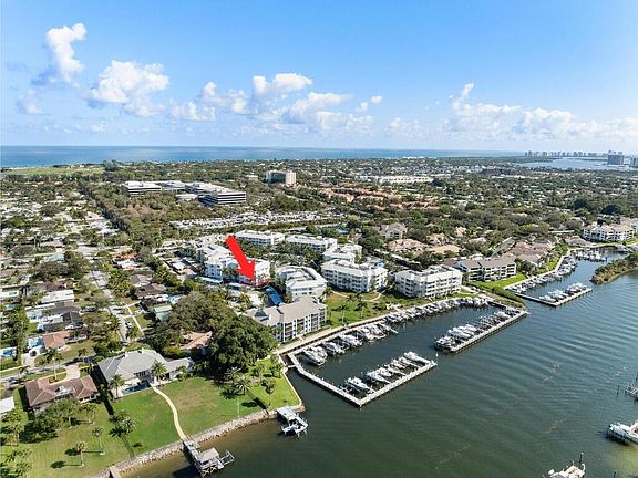 2nd image of 315 Bay Colony Drive N