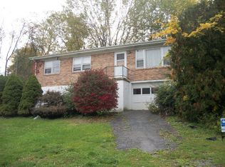 292 Fairlawn Rd, Bluefield, WV 24701