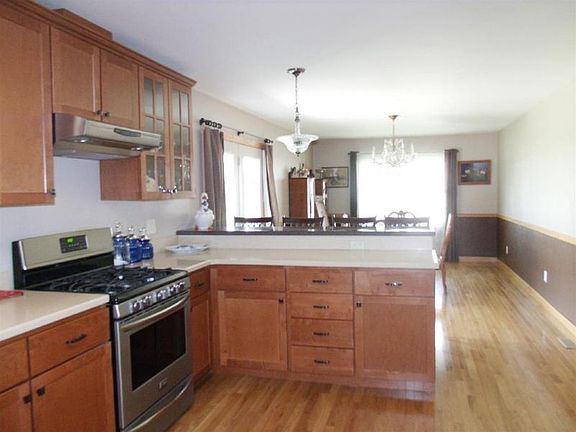 4th image of 411 Glenwood Dr