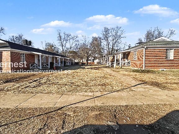 2nd image of 1018 4th Ave W APT 3