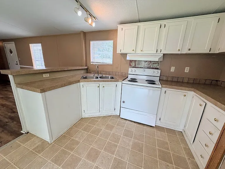 625 N Claiborne St #1-4 — Photo 6