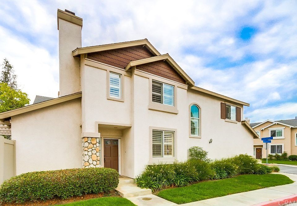 1st image of 3449 E Balmoral Dr