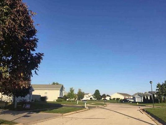 2nd image of 194 N Pier Dr