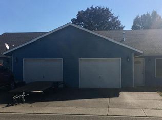 1042 SE 2nd Ave, Mill City, OR 97360
