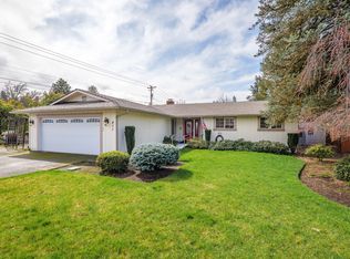 811 Lark Ellen Way, Grants Pass, OR 97527